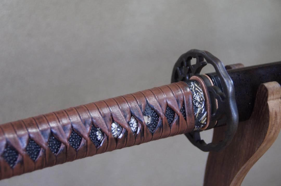 「週末特価」革巻き柄　塗分鞘　美術模擬刀　72cm　963g