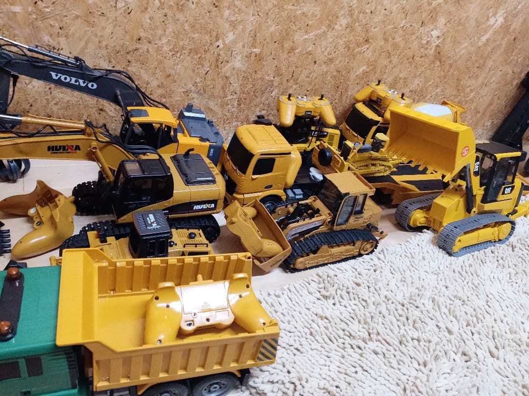 建設作業車　ラジコン