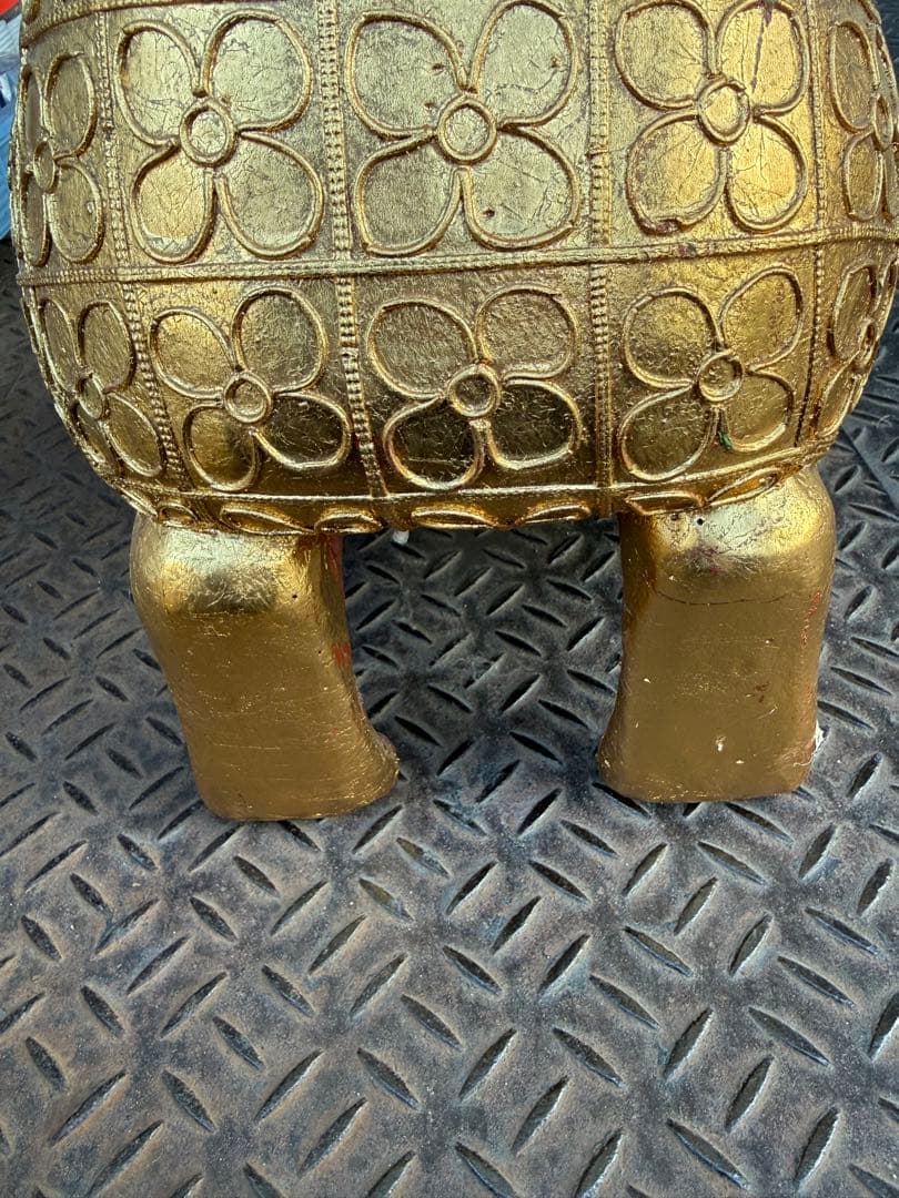 手彫りの金箔タイの天使像：レインツリー木製モザイク象嵌