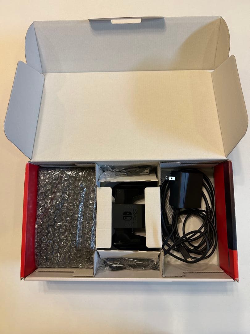 Nintendo Switch 本体 ＋ Joy-Conセット