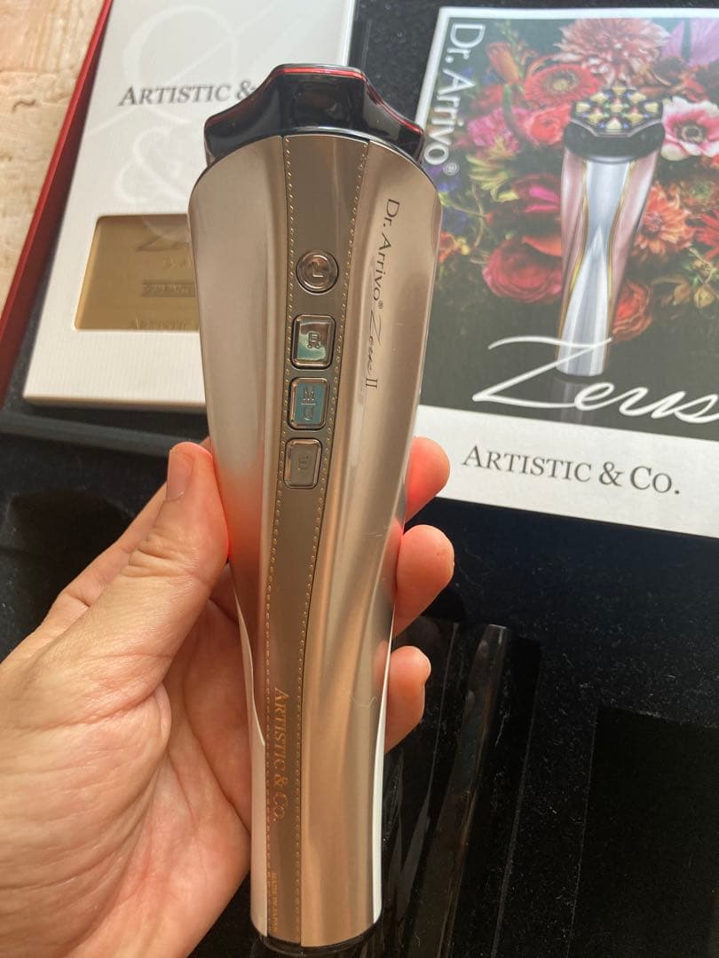 Dr. Arrivo Zeus II 美顔器