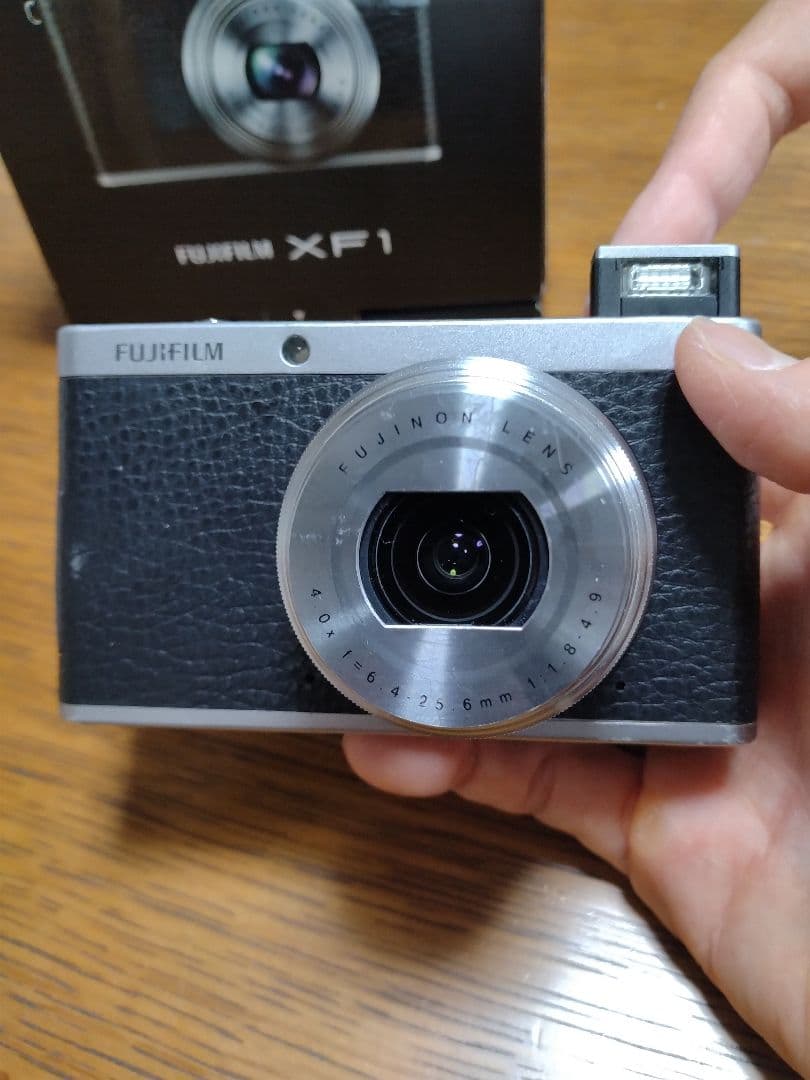 【箱あり】FUJIFILM XF1 富士フィルムコンパクトデジタルカメラ　黒