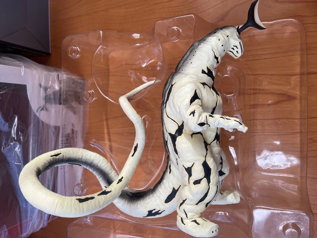 CCP 1/6 特撮シリーズ 宇宙怪獣 エレキング ハイグレード Ver.