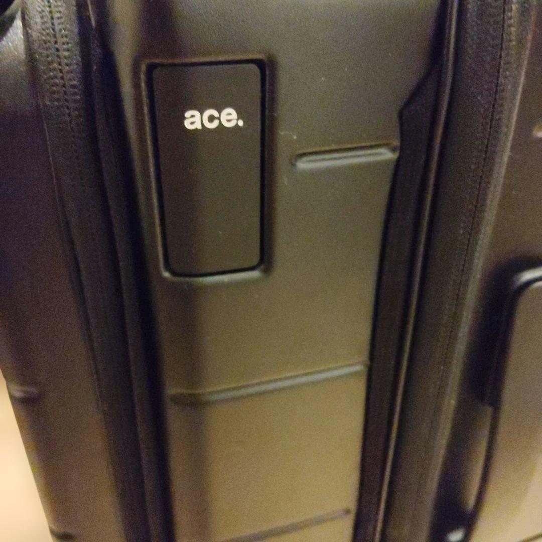 ACE テオフィールド　32L　持ち込み可　TSAロック付き　黒　スーツケース