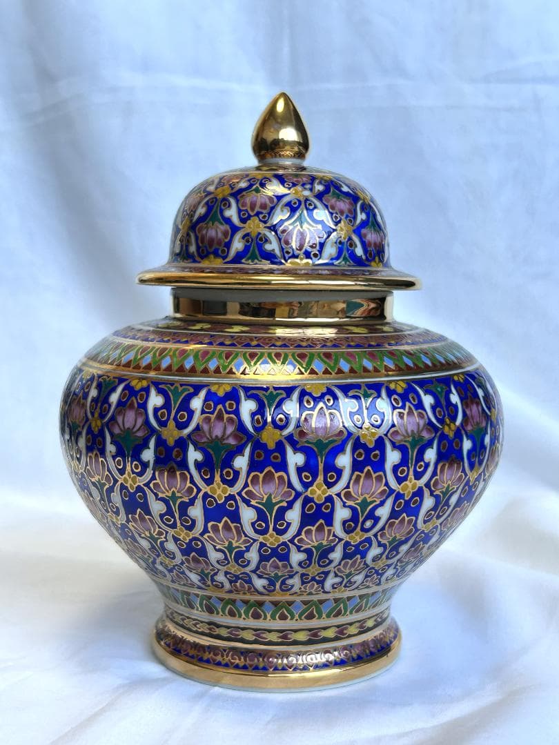 タイ伝統工芸品　ベンジャロン焼き