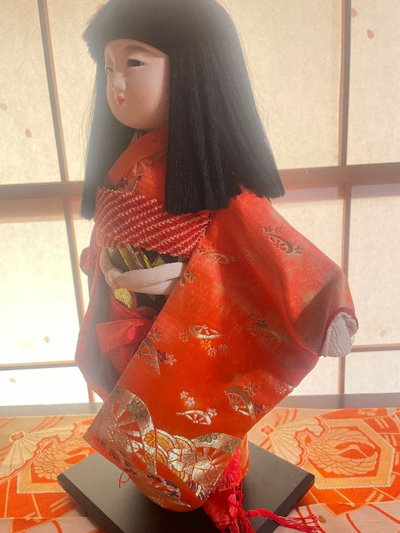 レトロ伝統的な可愛い女の子　市松人形 オレンジ着物 黒髪ガラスケース入り