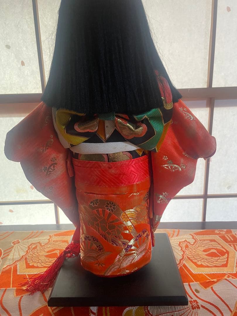 レトロ伝統的な可愛い女の子　市松人形 オレンジ着物 黒髪ガラスケース入り