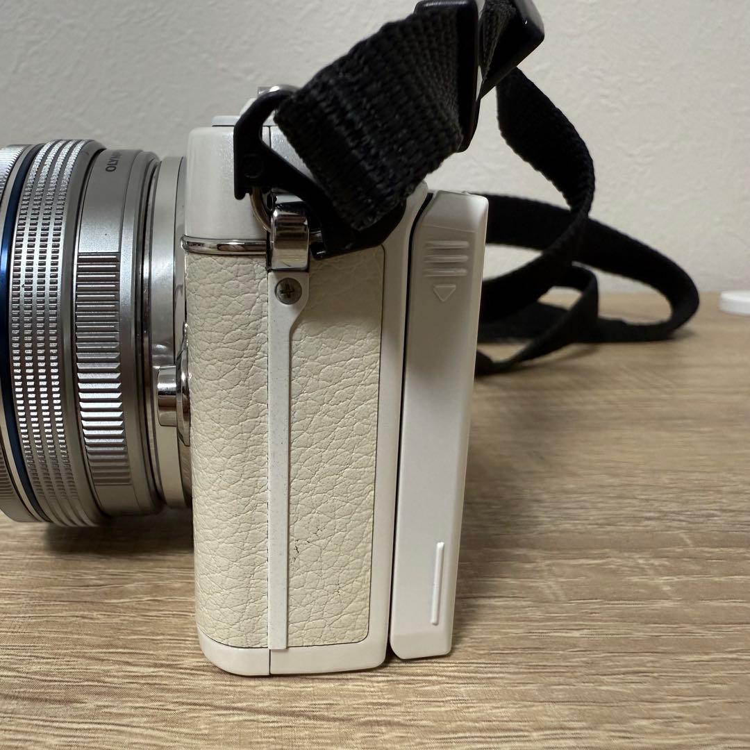 オリンパス ミラーレス一眼OLYMPUS PEN Lite E-PL7 ホワイト