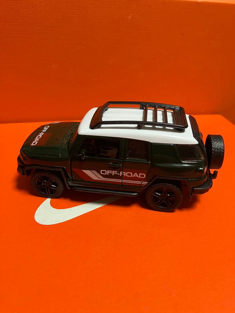 4台セット fjクルーザー cruiser SUV ミニカー ルーフラック付き