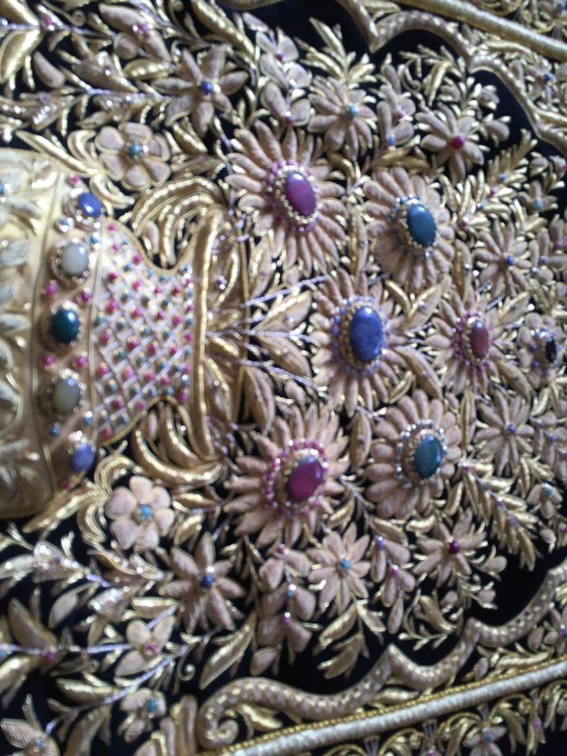 美品レア物タペストリー￼300個以上宝石と金糸刺繍絨毯 豪華一点物　ドバイ貴族