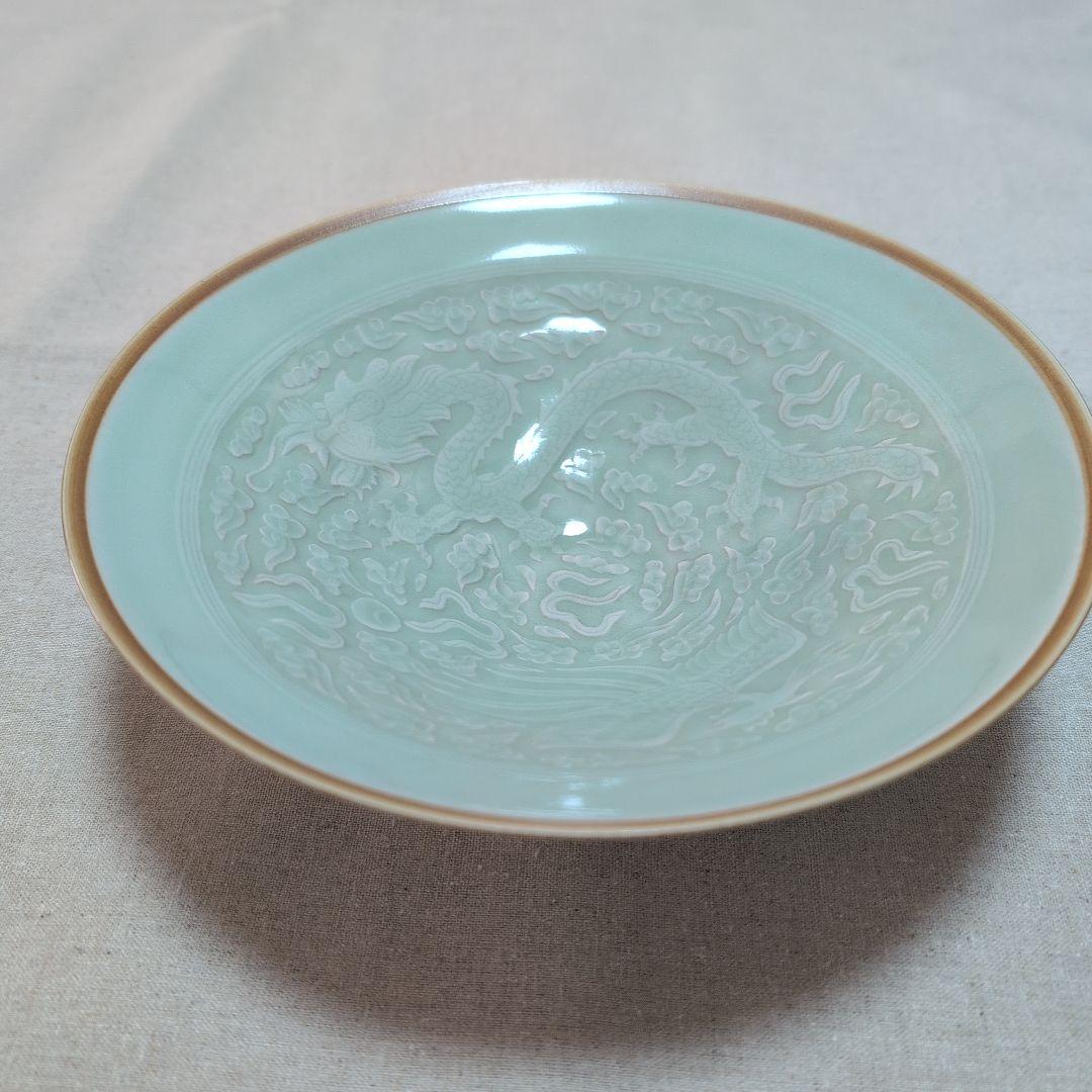 茶道具　青磁平茶碗　龍と鳳凰の図柄　化粧箱入
