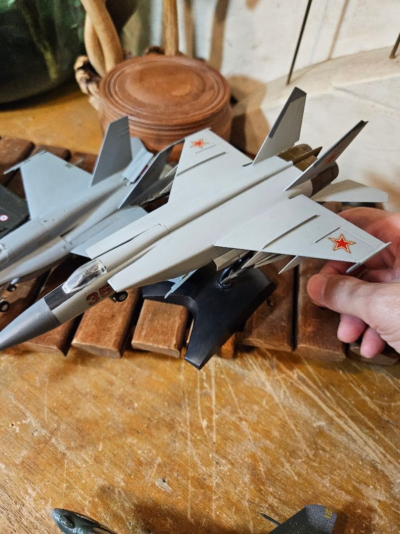 模型　プラモデル　飛行機　戦闘機　ハリアー　ホーネット　ダッソー　フォックスバッ