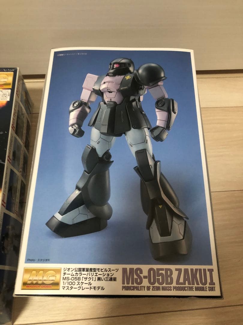mg未組立 ザクⅠ 黒い三連星