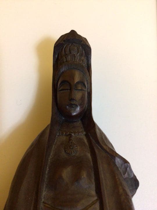 木彫　仏像？　いいお顔してます。。。