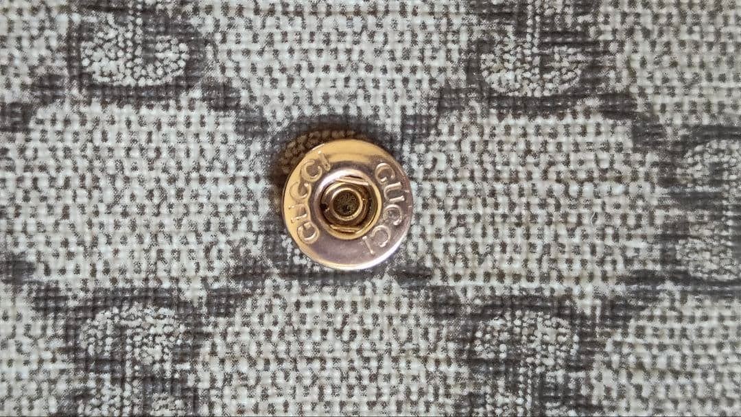 mon【未使用】GUCCI 二つ折り財布 GG柄 PVC ブラウン