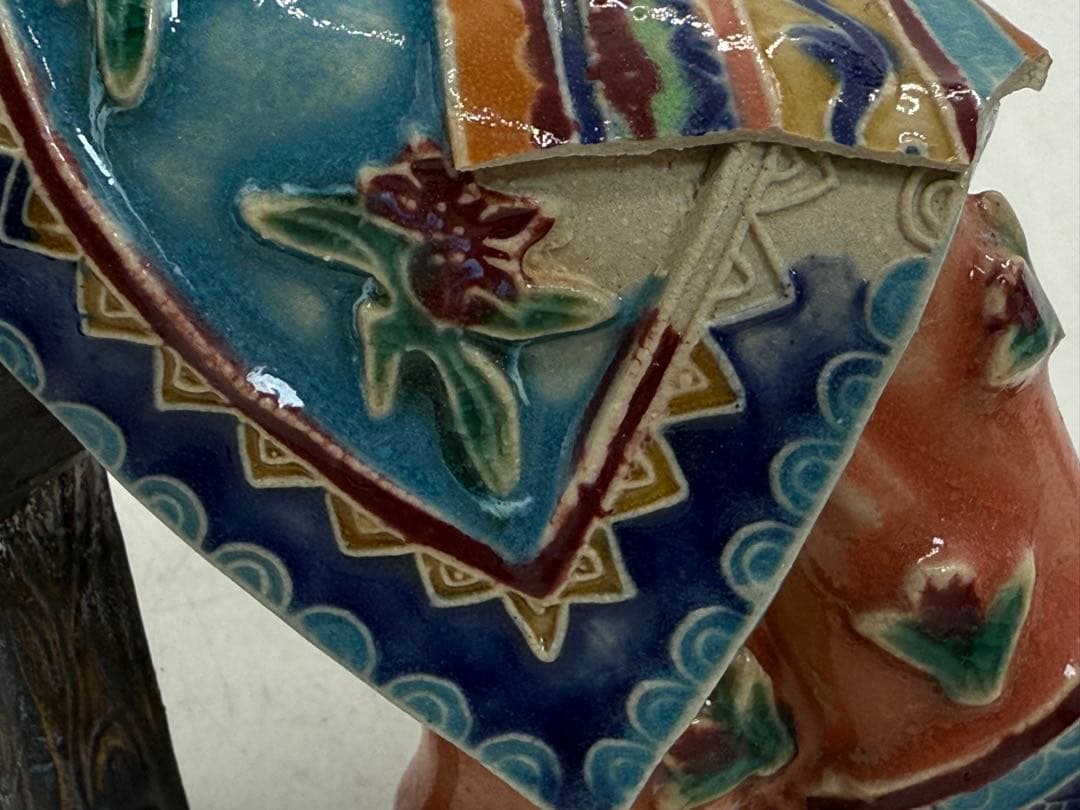 中国　林乃河作　苗家錦綉　陶器　石湾窯人物　送料込み251114