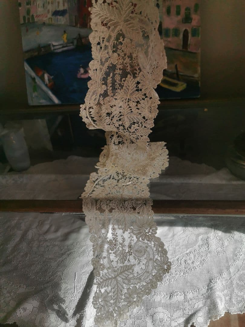 アンティークブリュッセル デュセス＆ポワンドガーズレース付け襟 三つ葉と小花と葉