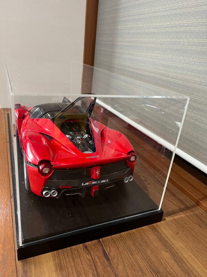 アシェットLaFerrari 1/8スケールモデル 赤