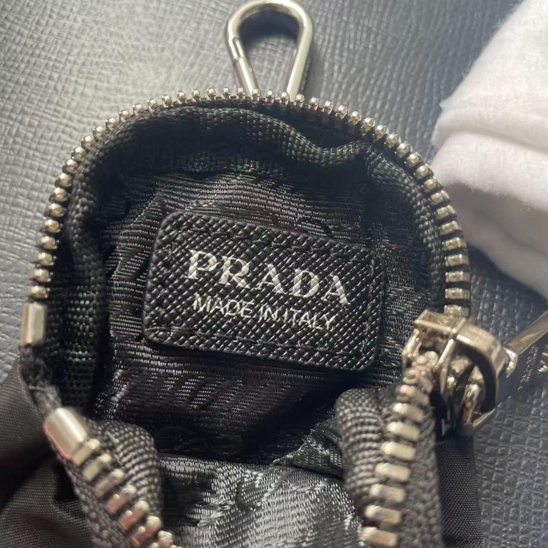 プラダ Re-Edition 2005 Re-Nylon