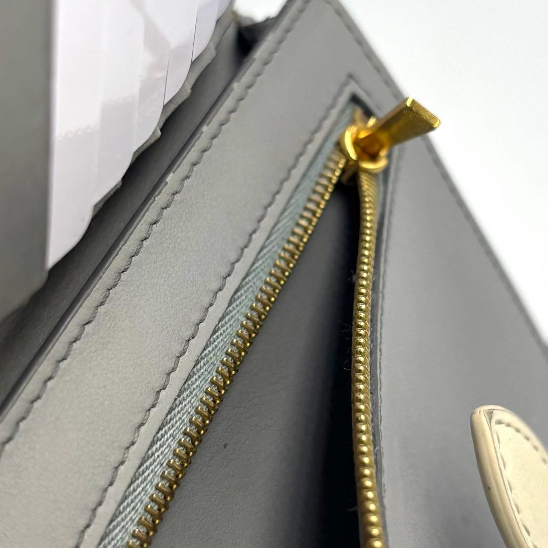ちりツーキ 　　CELINE セリーヌ ミディアム ストラップウォレット