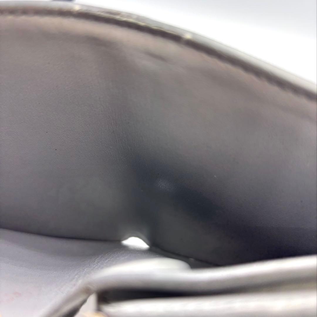 ちりツーキ 　　CELINE セリーヌ ミディアム ストラップウォレット