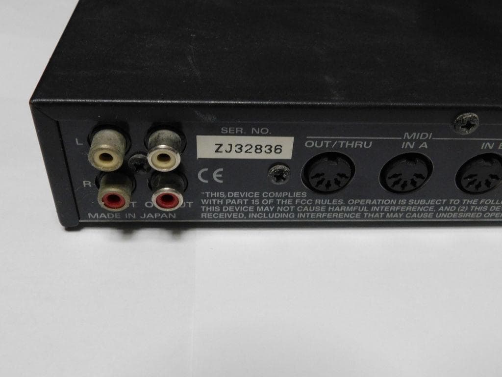 Roland SC-88VL　おまけで MIDIインターフェース付き