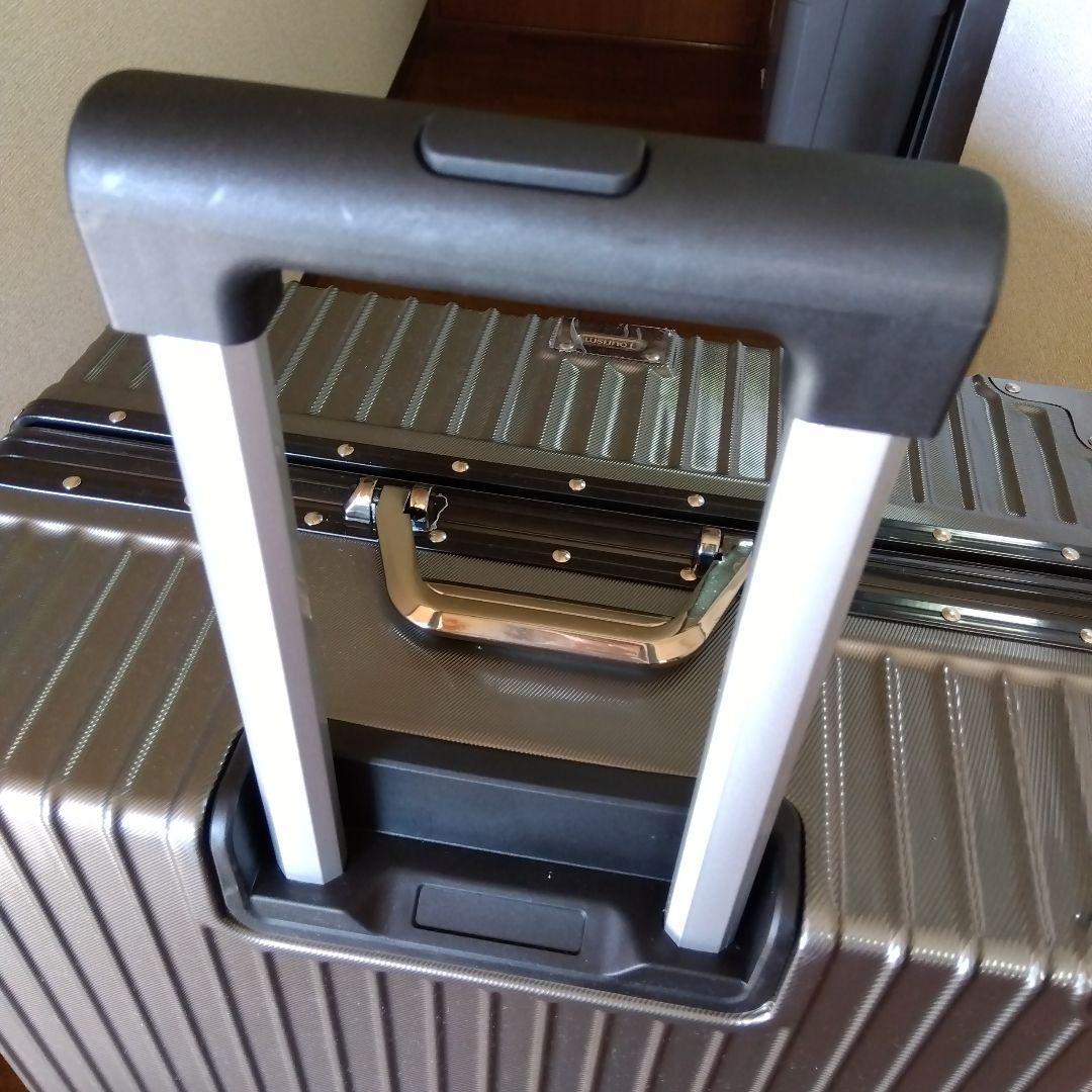 キャリーケース シルバー　トラベル　アルミフレーム　スーツケース