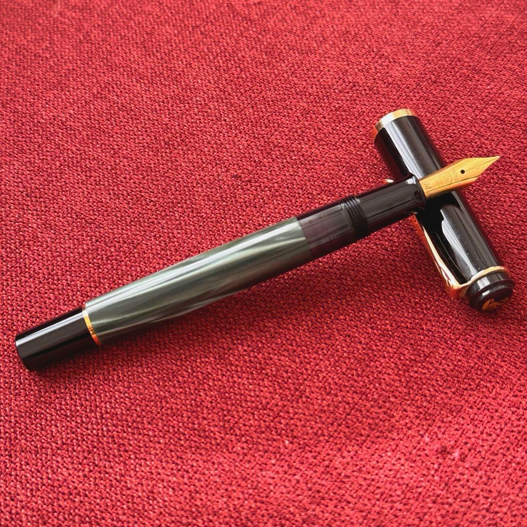 ペリカン　万年筆　緑　グリーン　ブラック　PELIKAN マーブル