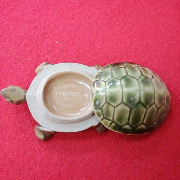 茶道具　織部亀香合