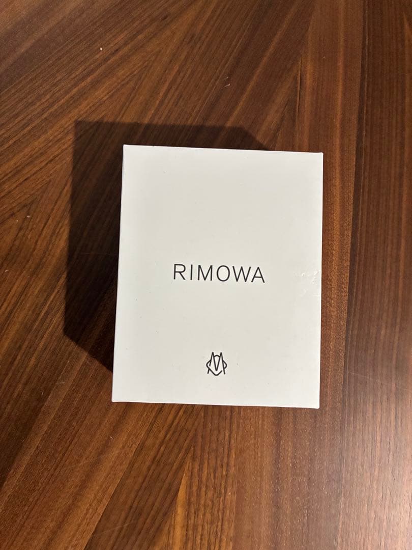 RIMOWA メタリックケースのトランプ