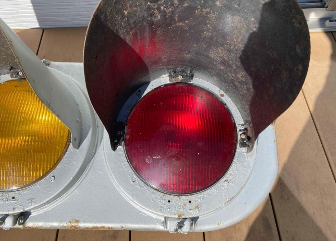 【ジャンク】車両用 信号器 【大型 信号灯機 実機 レトロ 信号機 本物】