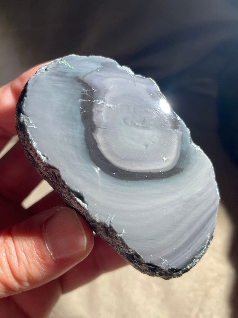 研磨品　十勝石玲瓏　ホワイトベースピンク・グリーンレインボーオブシディアン