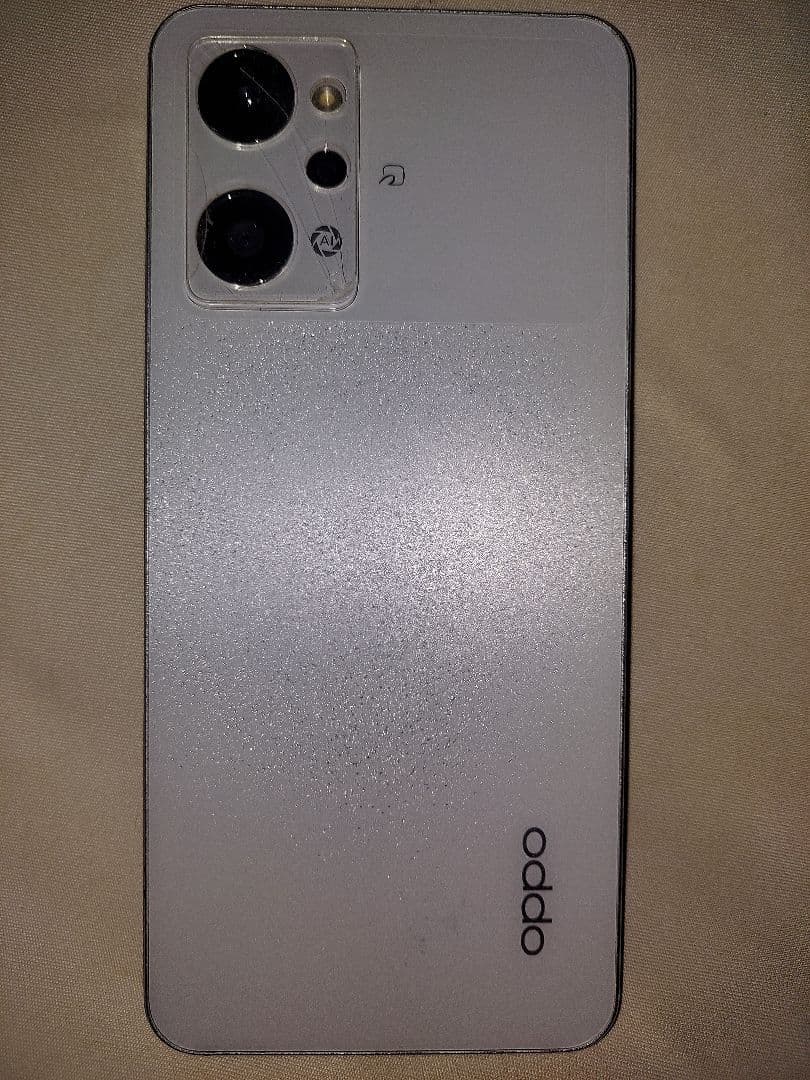 OPPO Reno 9A simフリー　ホワイト　カメラレンズ割れあり