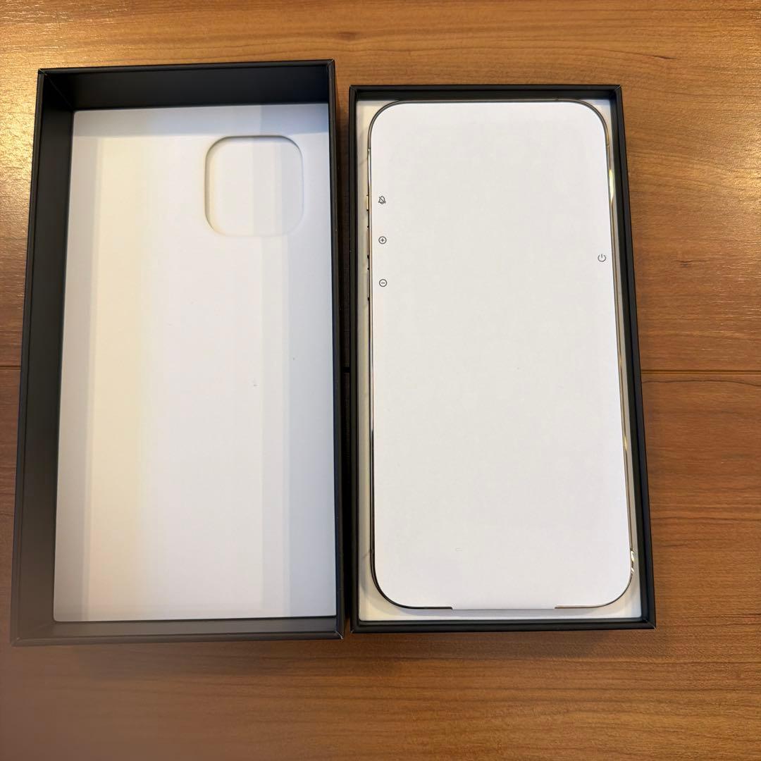 ⭐︎専用です⭐︎【美品】iPhone12Promax256GB ゴールド