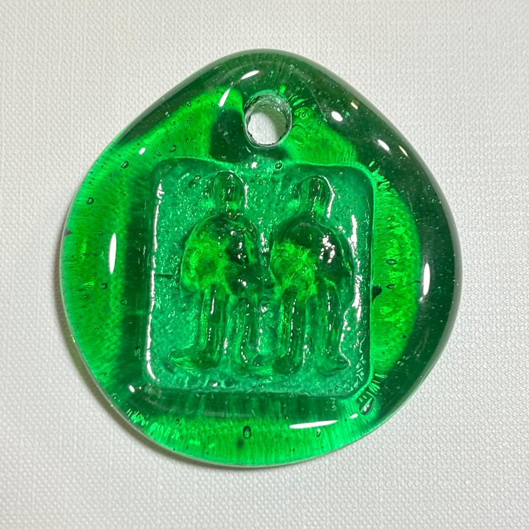 アンティーク ガラスのサンキャッチャー 気泡が反射して綺麗