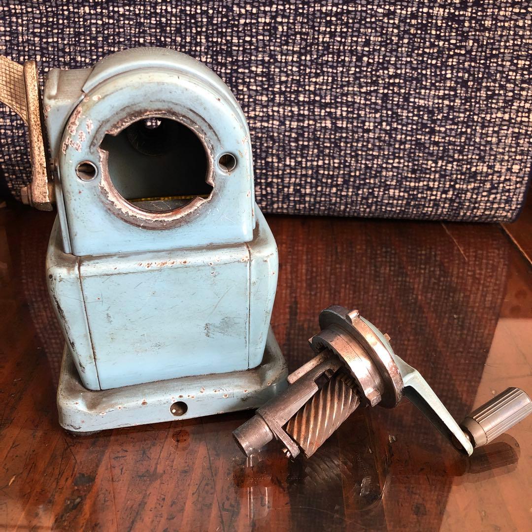 レトロ 水色 手動鉛筆削り