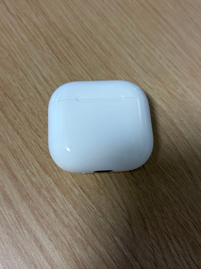 AirPods4 ノイズキャンセリング機能搭載　ワイヤレスイヤホン 本体