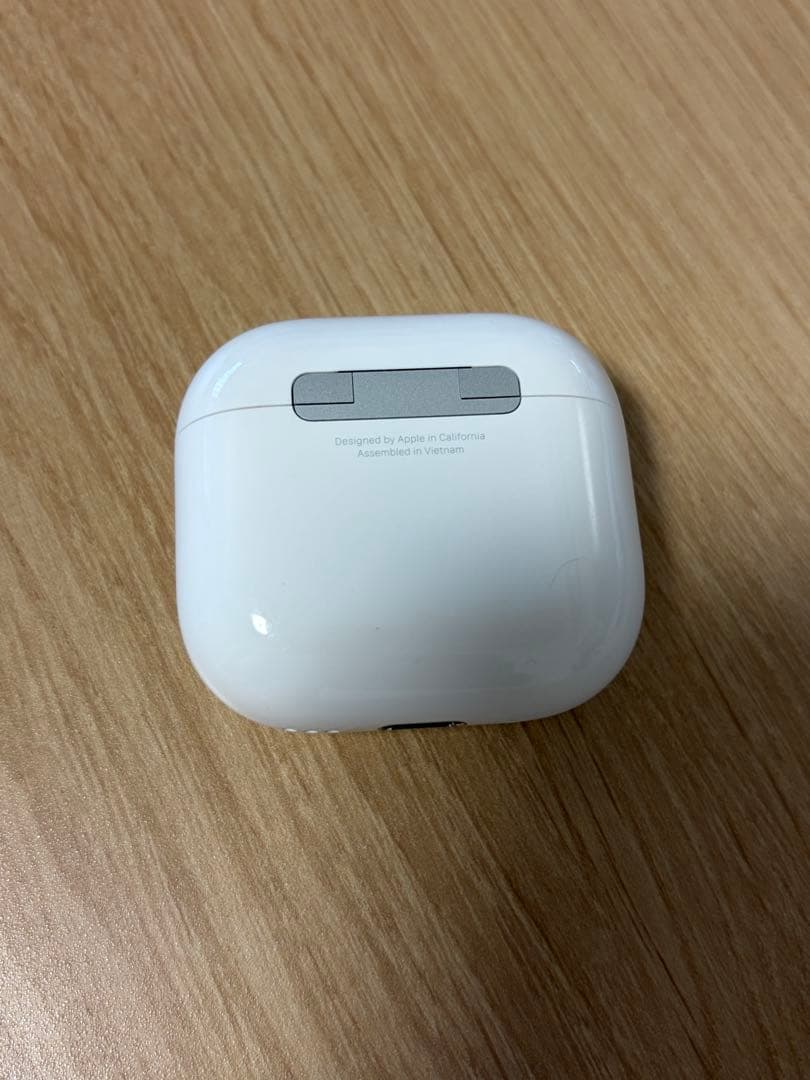 AirPods4 ノイズキャンセリング機能搭載　ワイヤレスイヤホン 本体