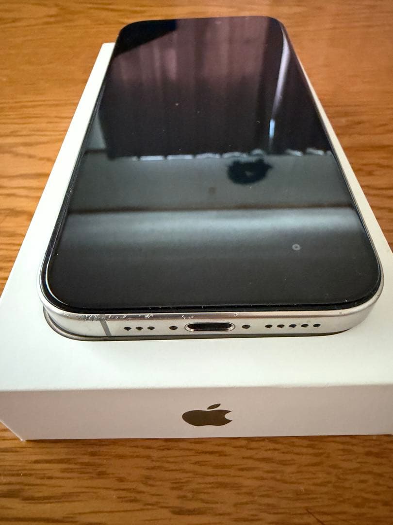 iPhone15 Pro/ナチョナルチタニウム/256GB