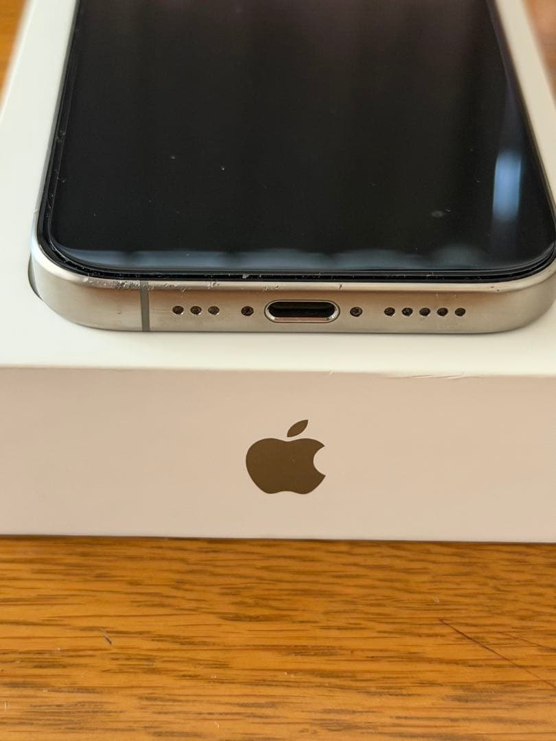 iPhone15 Pro/ナチョナルチタニウム/256GB