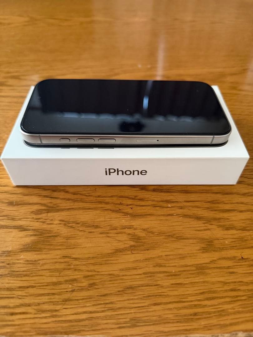 iPhone15 Pro/ナチョナルチタニウム/256GB