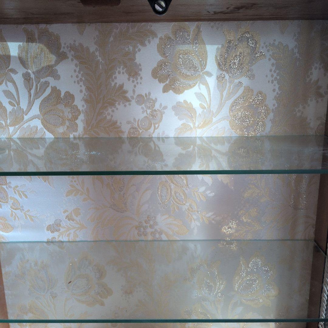 木製キャビネット ガラス扉付き