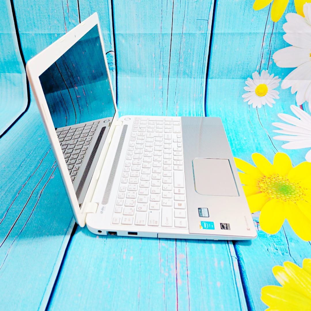 美品✨SSD240GB×i3で快適♪初心者女性向け 設定済ノートPC Win11