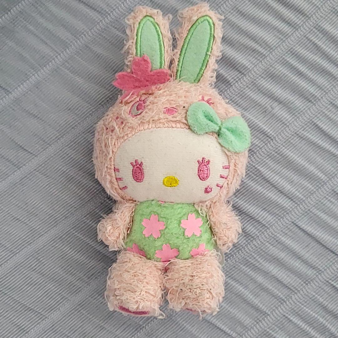 ハローキティ　イースターバニー　マスコット