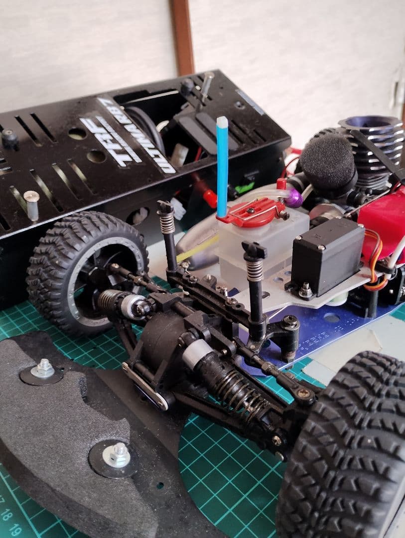 始動・稼働確認済み、京商製２速式エンジン ラジコンカー 本体と付属品