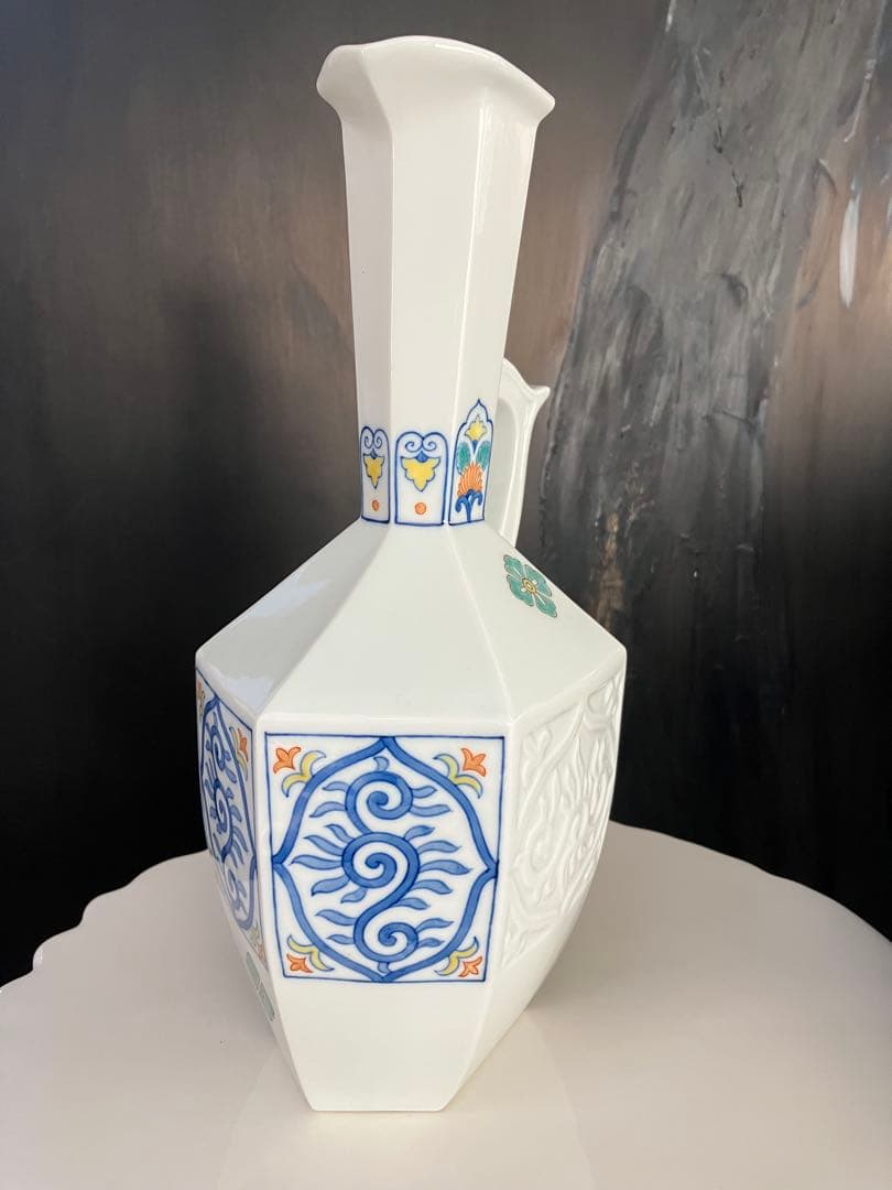 青とオレンジの装飾陶器花瓶