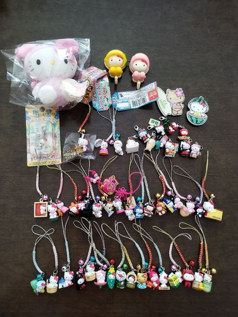 ハローキティ　ストラップ　キーホルダー　マグネット　マグカップ　グッズ53点