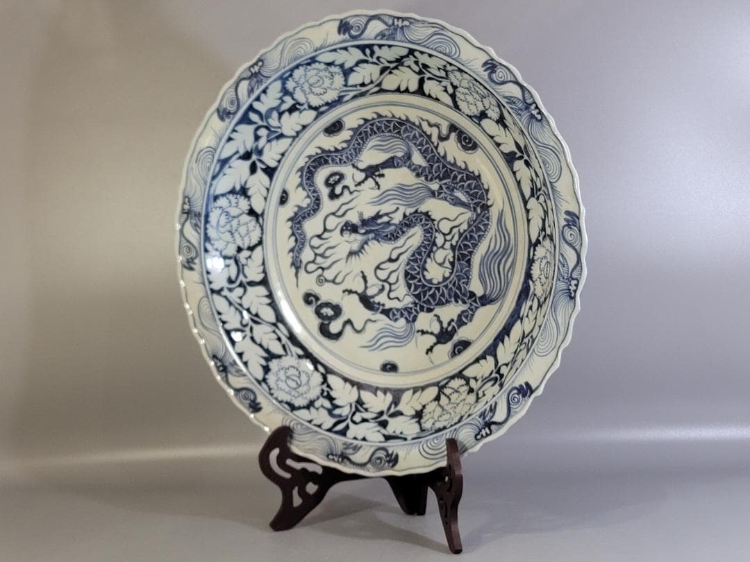 中国古玩 唐物 元青花・白滸孤窯雲龍紋 菱口折沿盤・極細工 古賞物