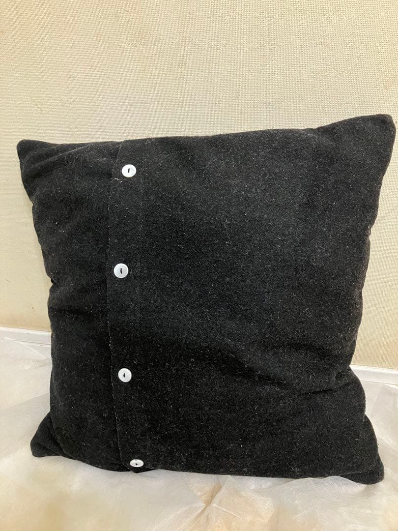 ニーディック　クッション3つセット　カバー　リビングハウス