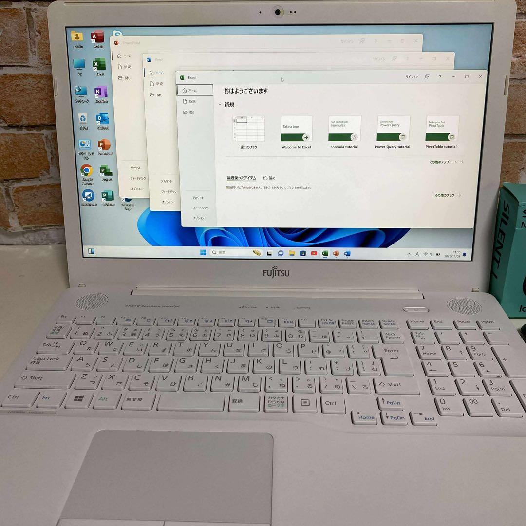 美品　富士通ノート PC Core i3 SSD高速起動　オフィス2024年付き